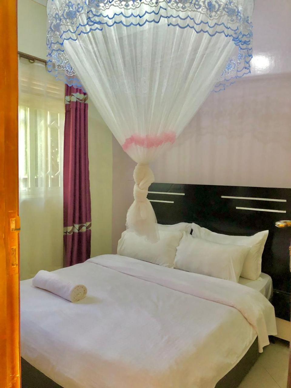 Airport Shoebill Hotel Entebbe Exteriér fotografie